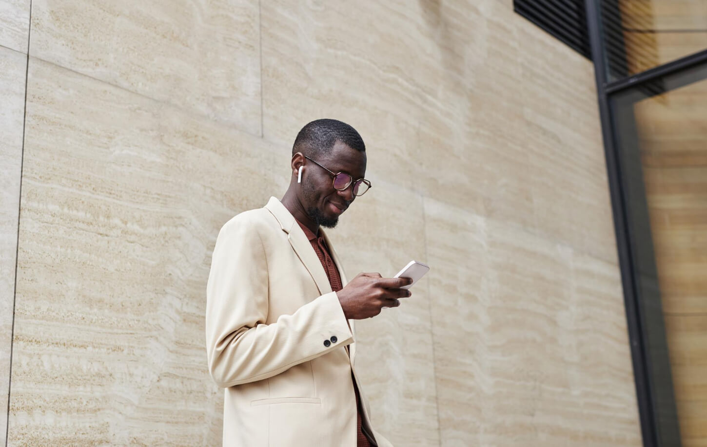 The role of artificial intelligence (AI) in digital transformation