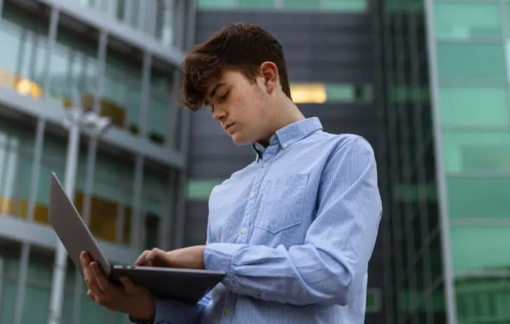 Corporate eLearning: Training types & practical applications