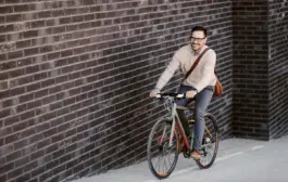 Blended learning: Models, examples & corporate training