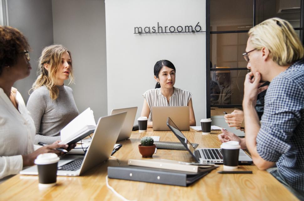 ZDNet: Increasing use of AI is causing structural workplace changes, new Gallup poll finds